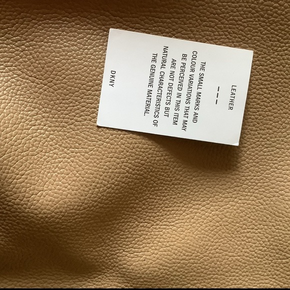 Elegant DKNY Women's Bag - Picture 10 of 10